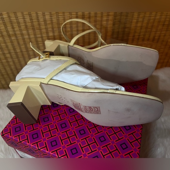 Tory Burch BLOCK T HEEL STRAPPY SANDAL Pale Yellow Size 7.5 (New in Box) $328 - Picture 7 of 11